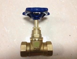 कुदा हुआ पीतल गेट वाल्व व्हील हाथ 1/2 में - 2 में महिला धागा कट ऑफ वाल्व