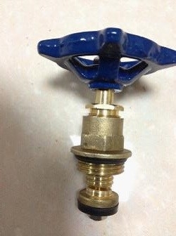 कुदा हुआ पीतल गेट वाल्व व्हील हाथ 1/2 में - 2 में महिला धागा कट ऑफ वाल्व