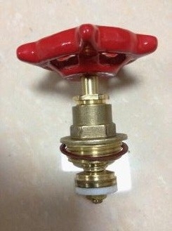 कुदा हुआ पीतल गेट वाल्व व्हील हाथ 1/2 में - 2 में महिला धागा कट ऑफ वाल्व